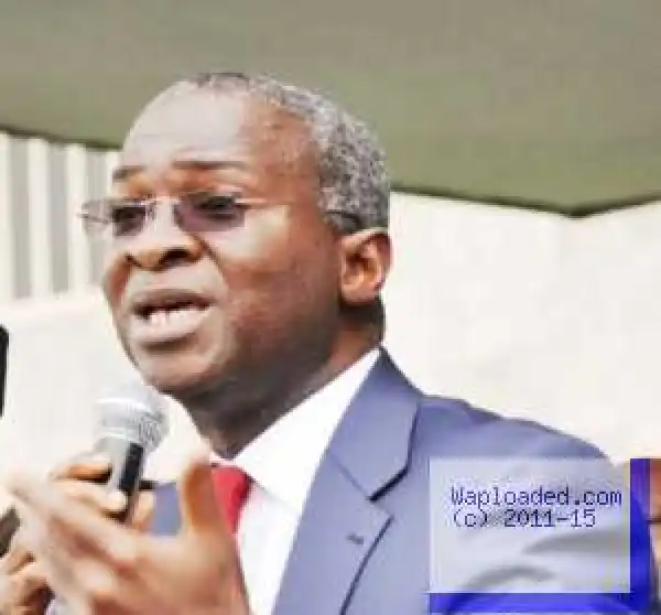 Road Infrastructure: FG To Re-Introduce Tolls – Fashola
